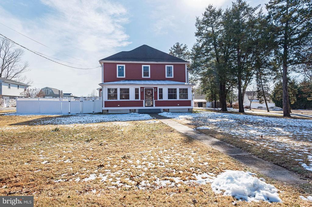 1277 Delmont Rd