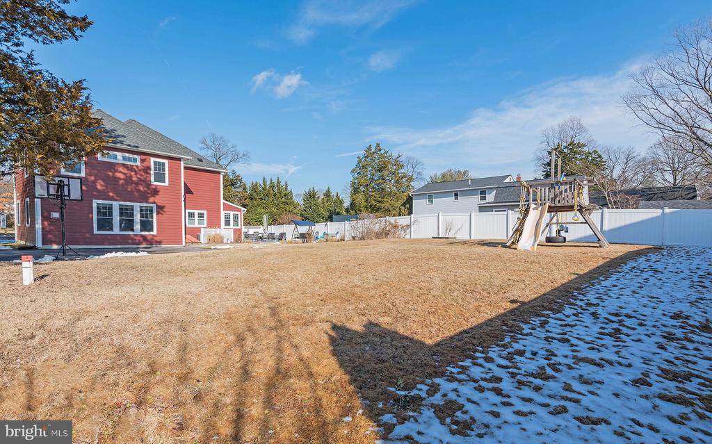 1277 Delmont Rd