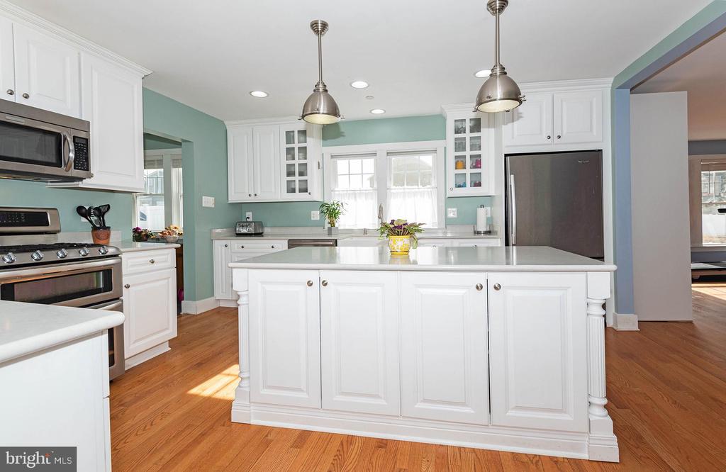 1277 Delmont Rd