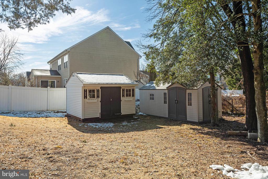 1277 Delmont Rd