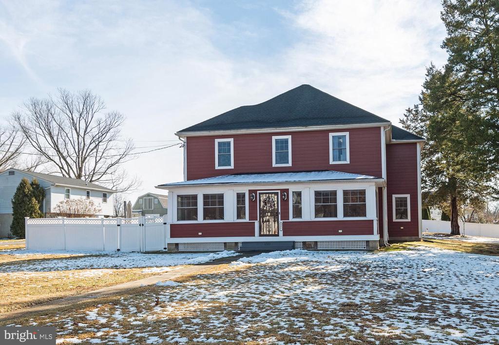 1277 Delmont Rd