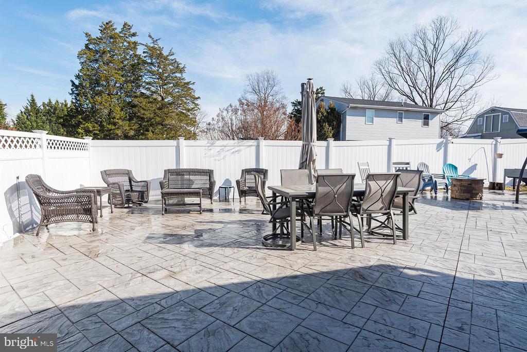 1277 Delmont Rd