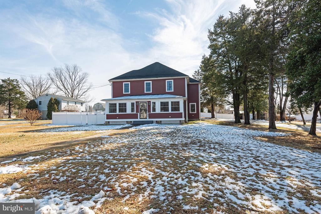1277 Delmont Rd