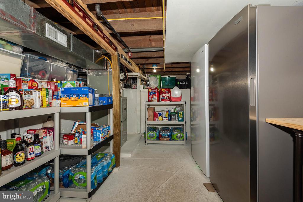 1277 Delmont Rd