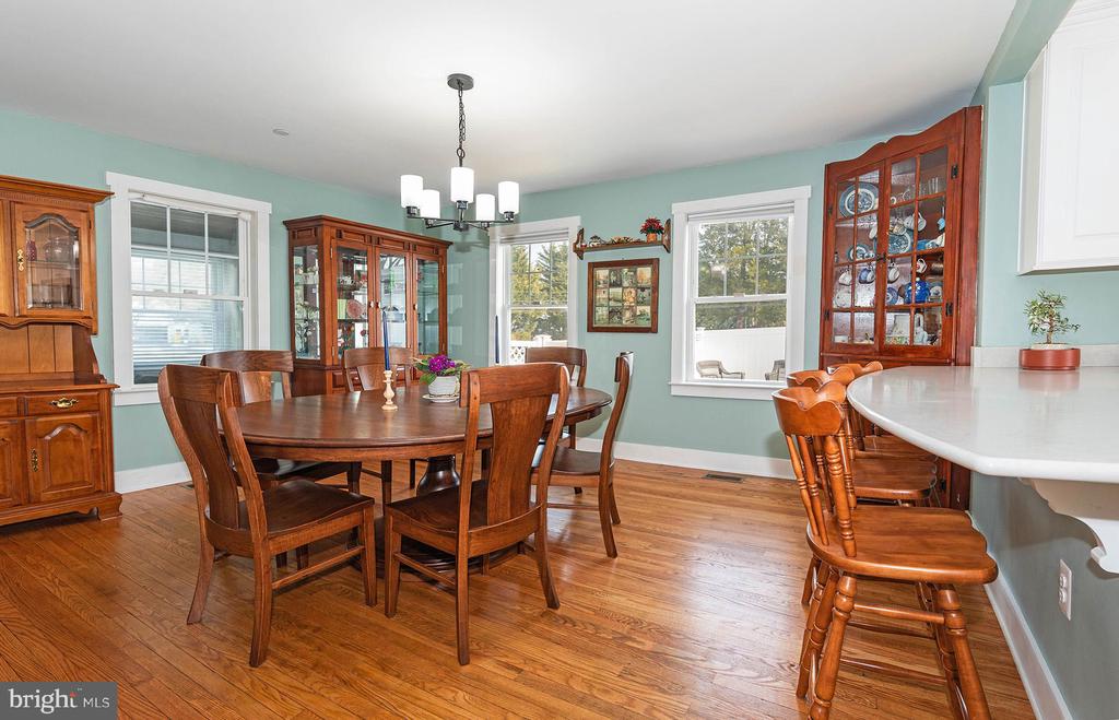 1277 Delmont Rd
