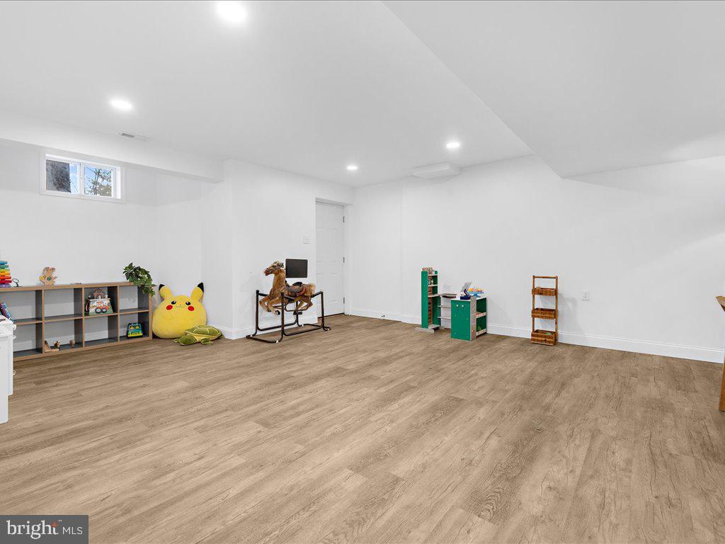 96 Clifford Blvd