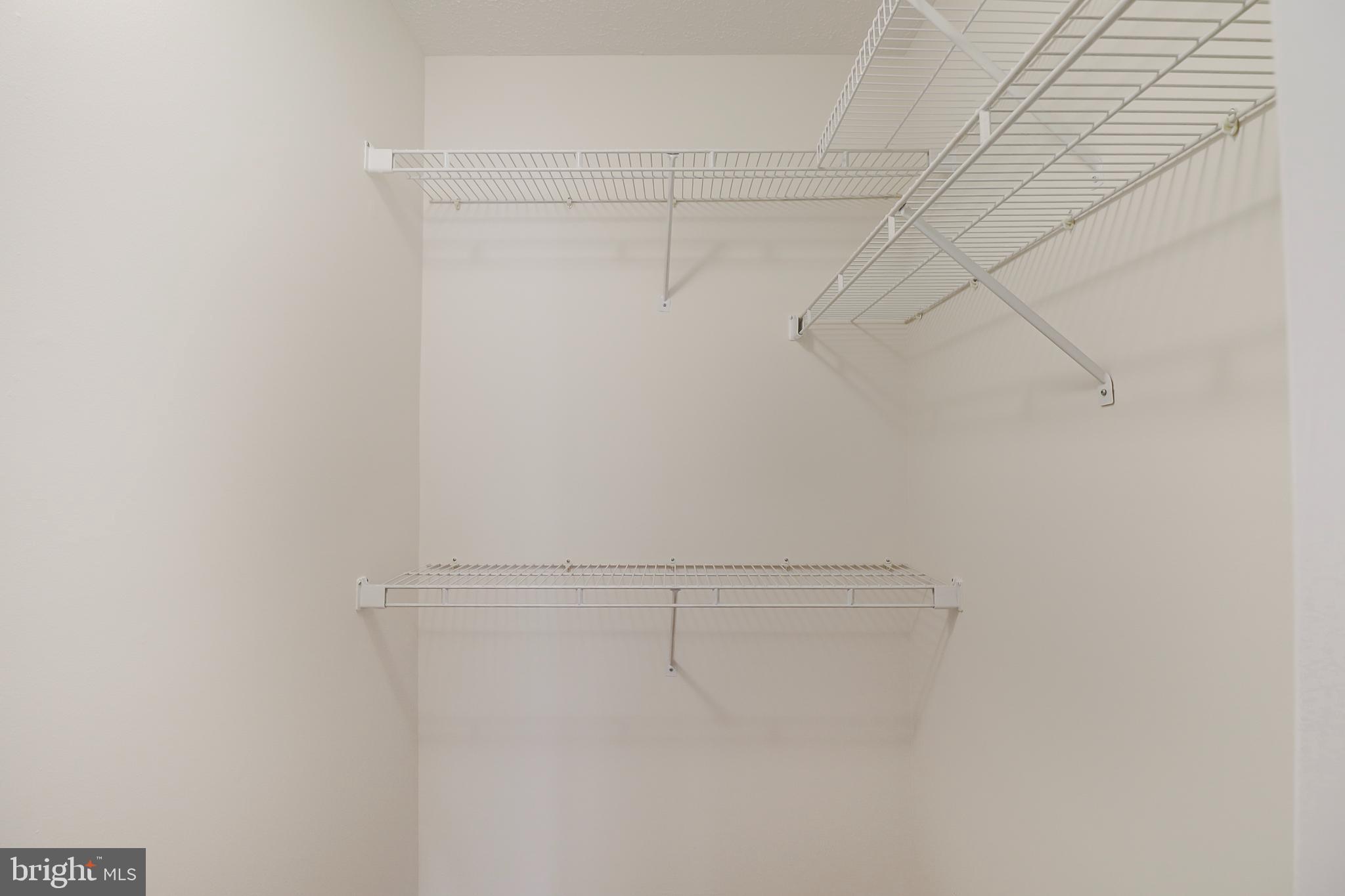 640 Belle Dora Ct #L-12j