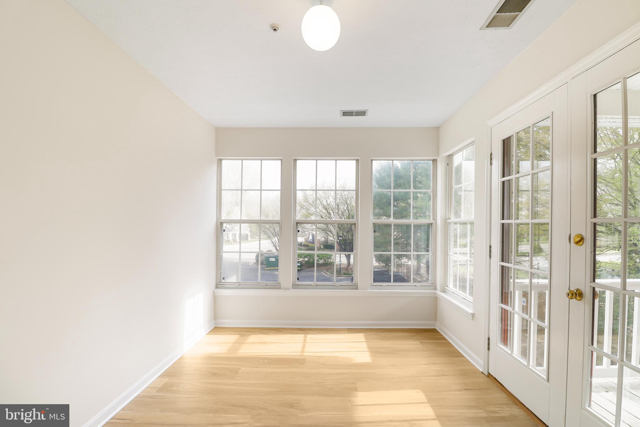 640 Belle Dora Ct #L-12j