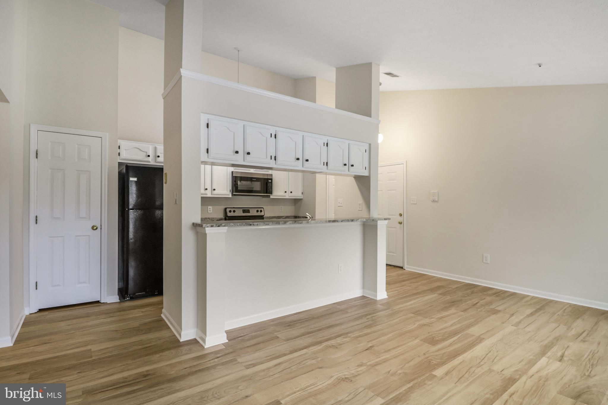 640 Belle Dora Ct #L-12j