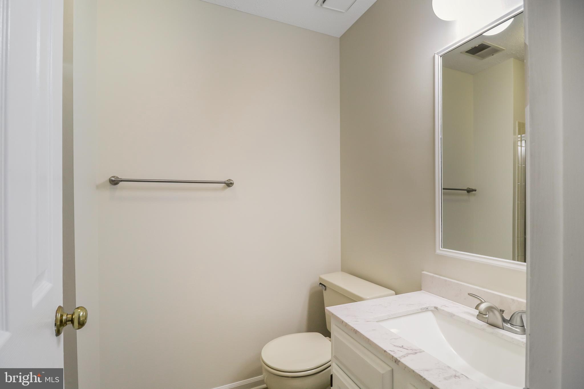 640 Belle Dora Ct #L-12j