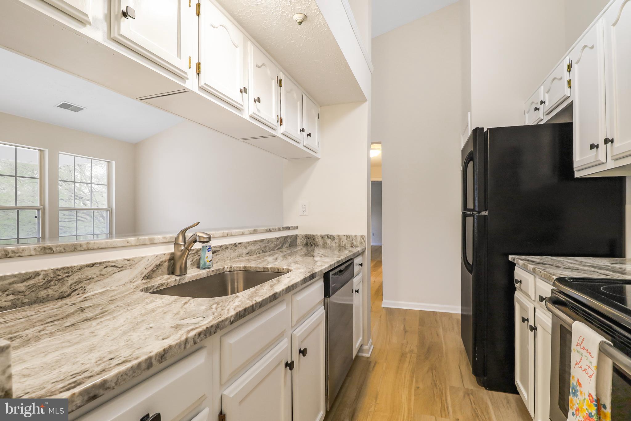 640 Belle Dora Ct #L-12j