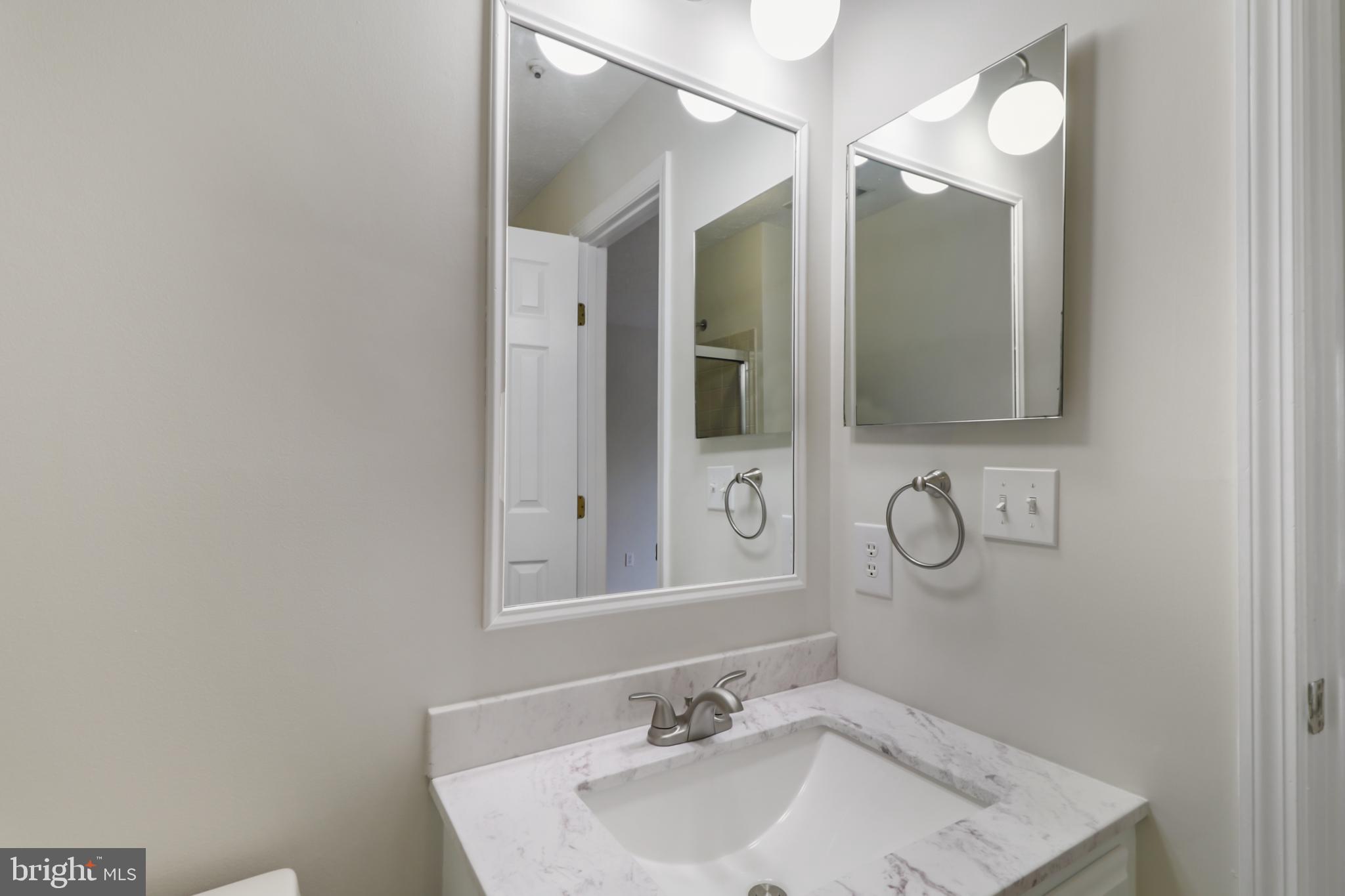 640 Belle Dora Ct #L-12j