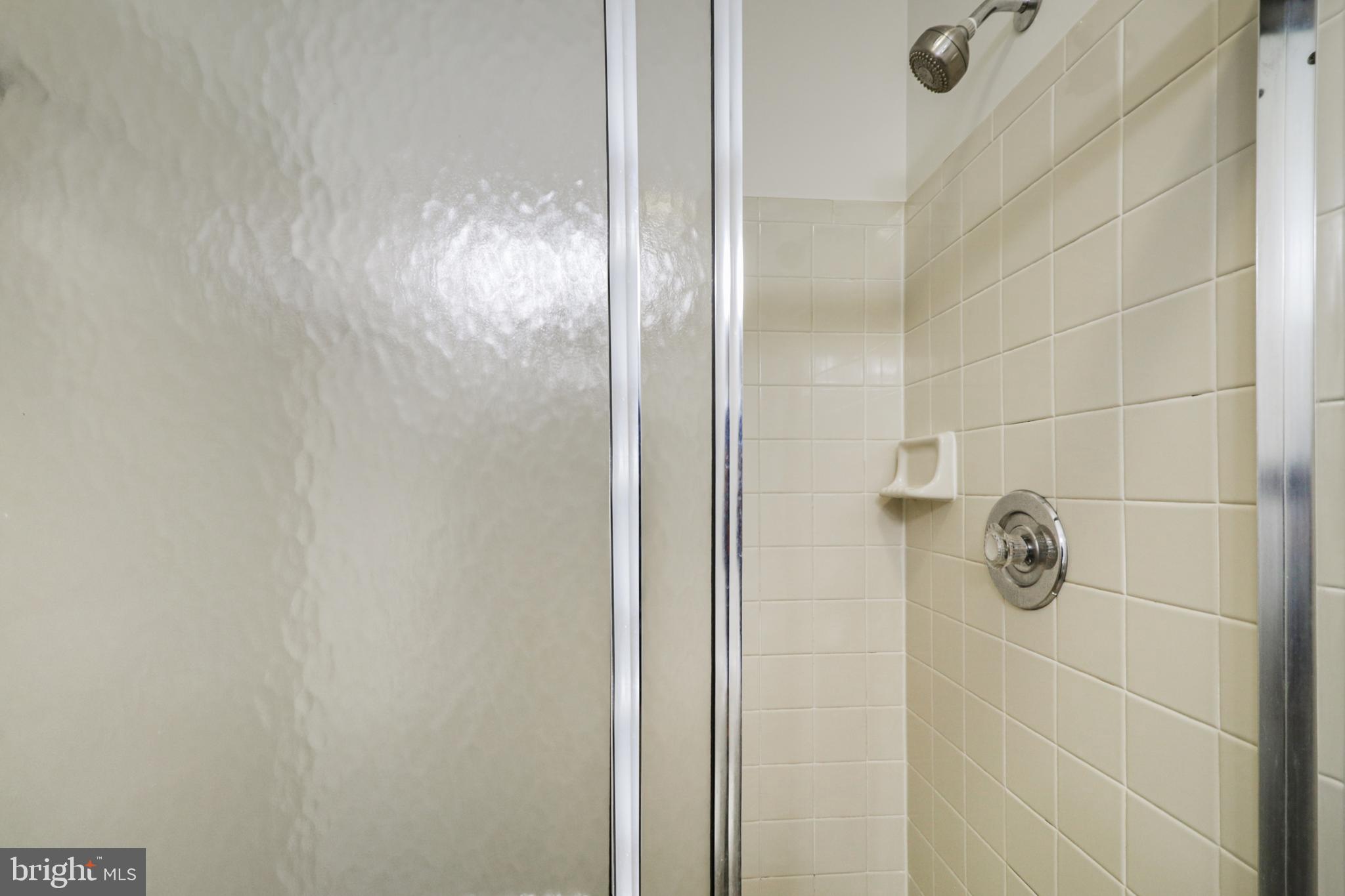 640 Belle Dora Ct #L-12j