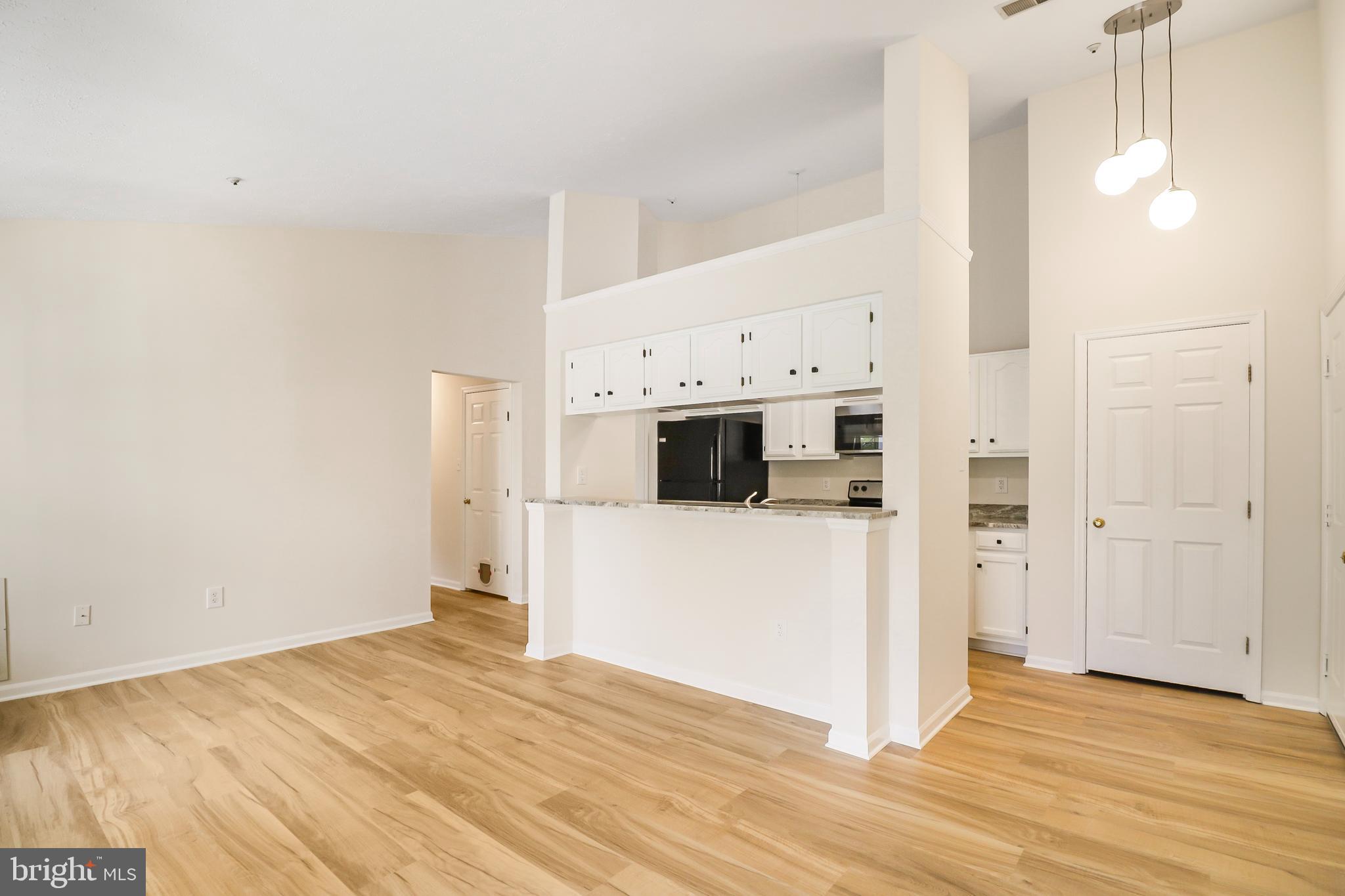 640 Belle Dora Ct #L-12j