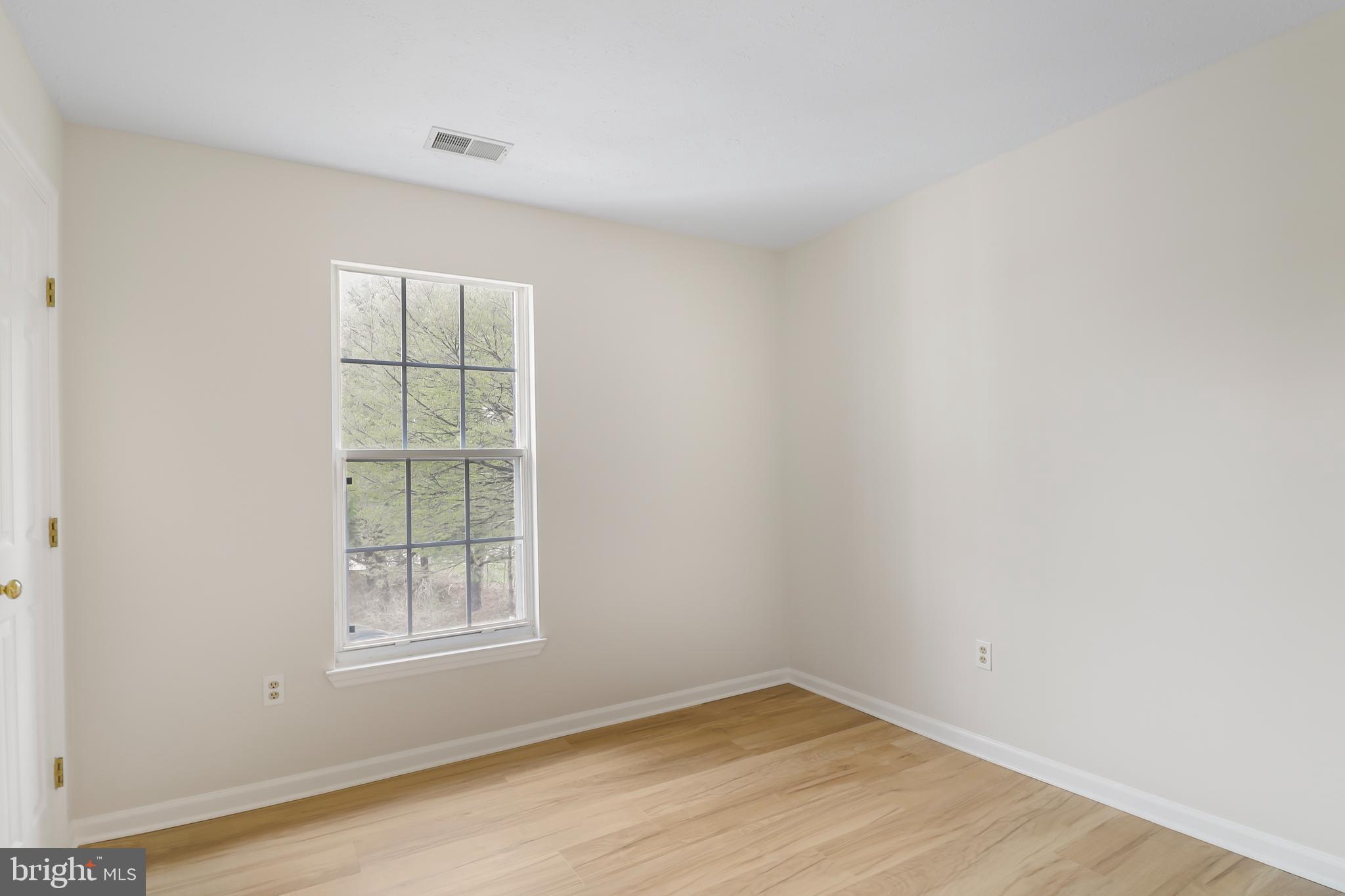 640 Belle Dora Ct #L-12j