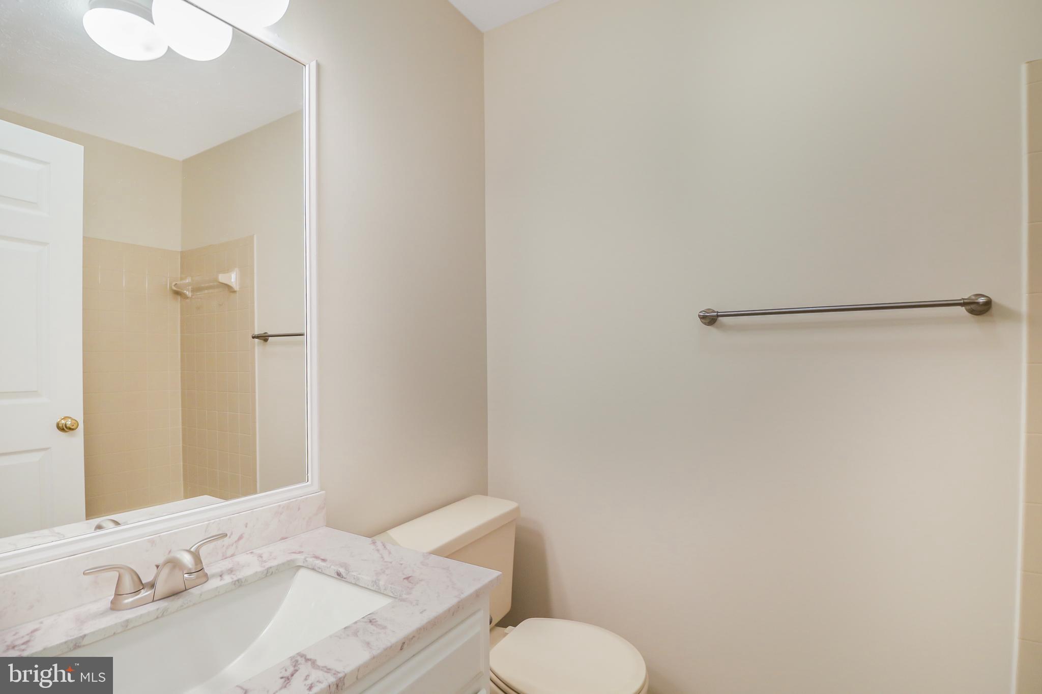 640 Belle Dora Ct #L-12j