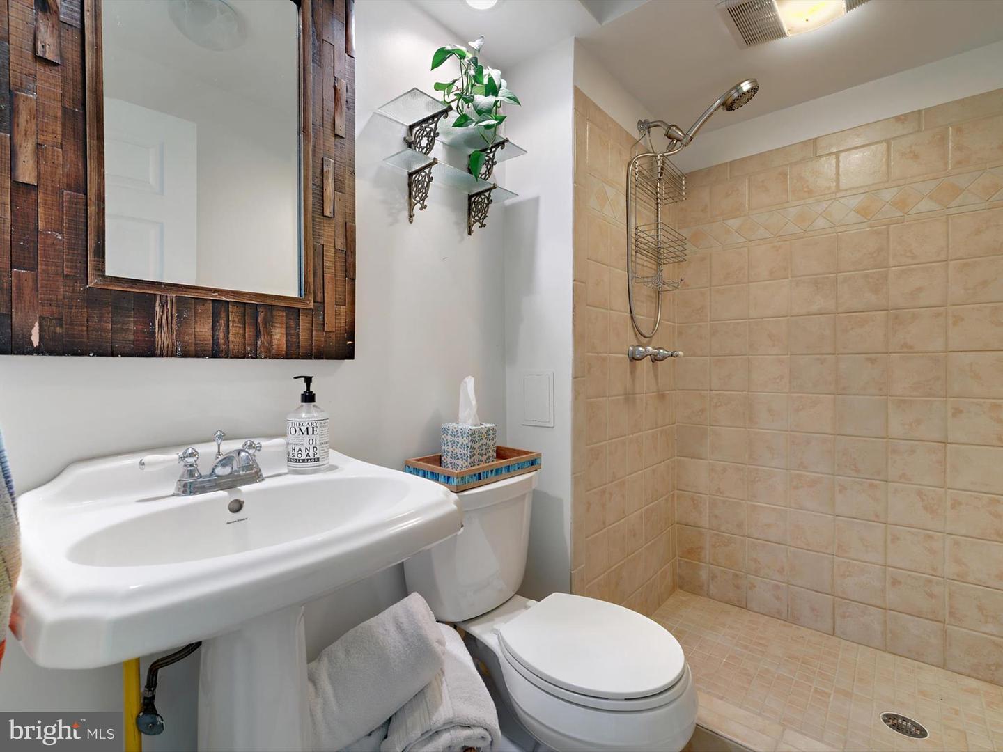 9 Romar Dr