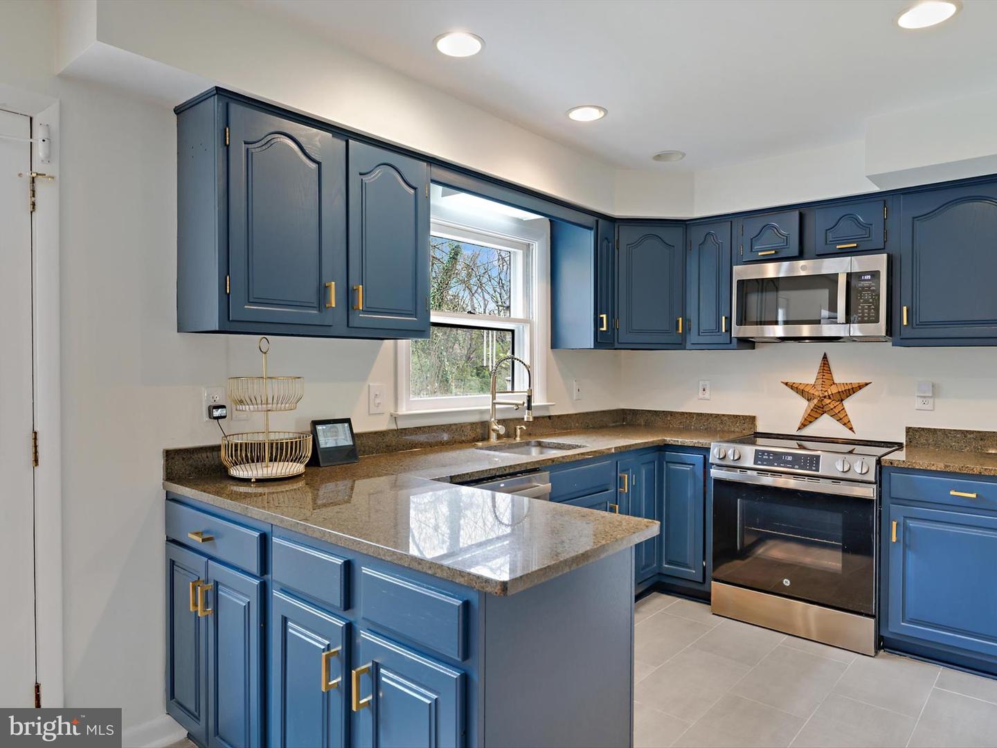 9 Romar Dr