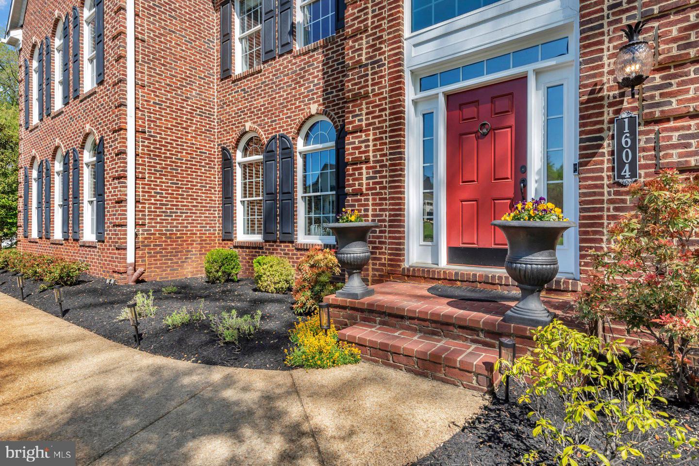 1604 Rabbit Foot Clover Ct
