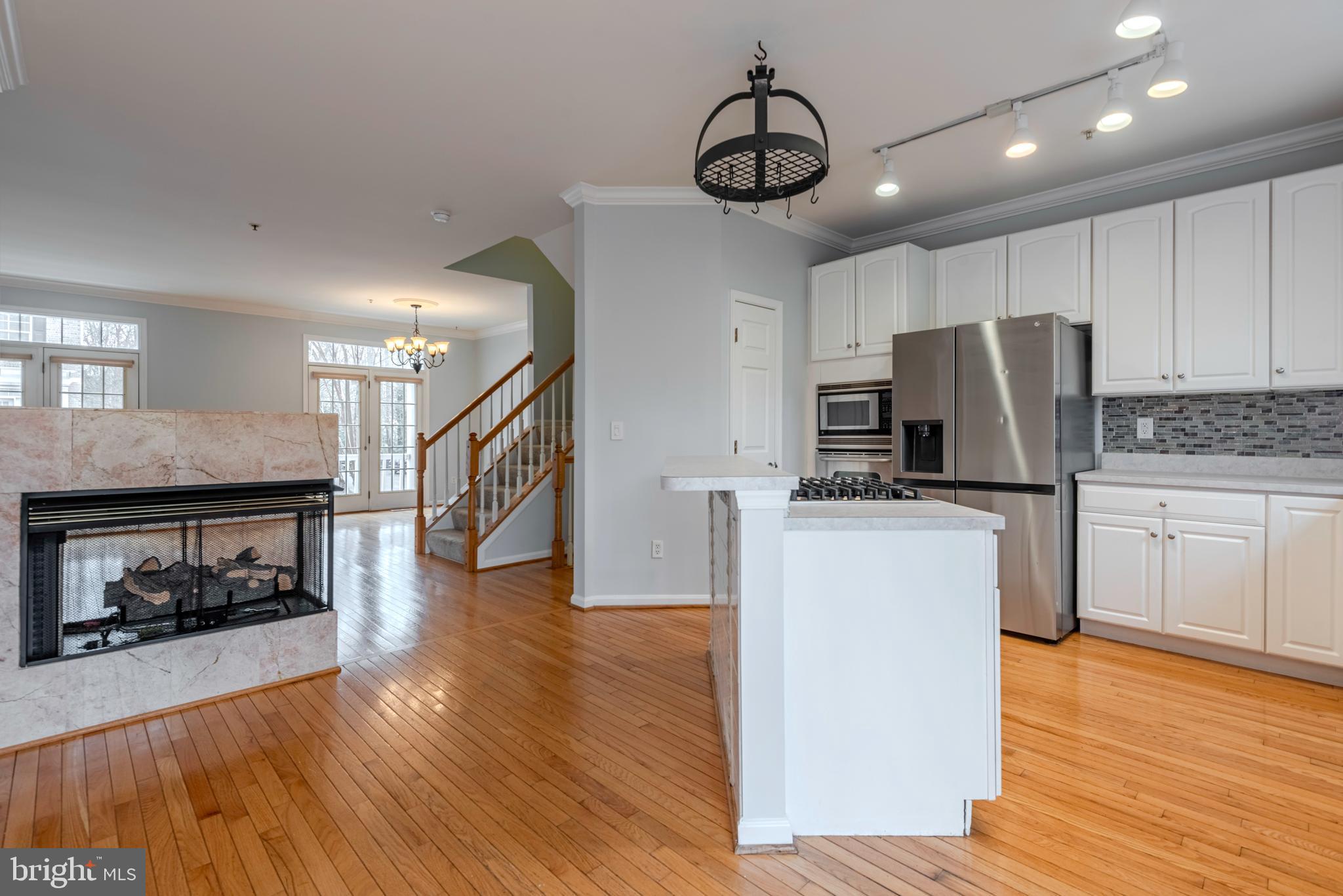 226 WINTERGULL LN