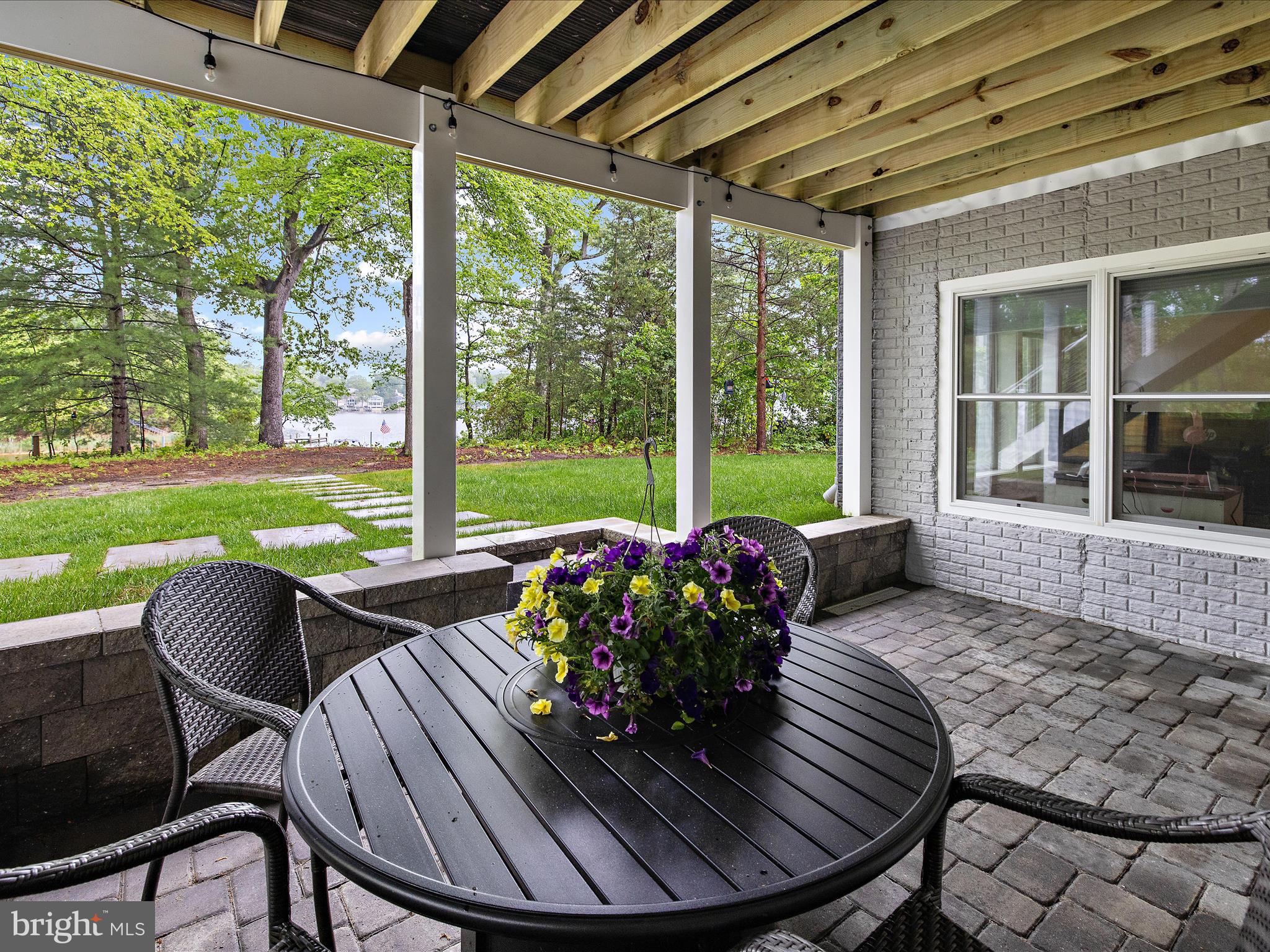 282a North Dr