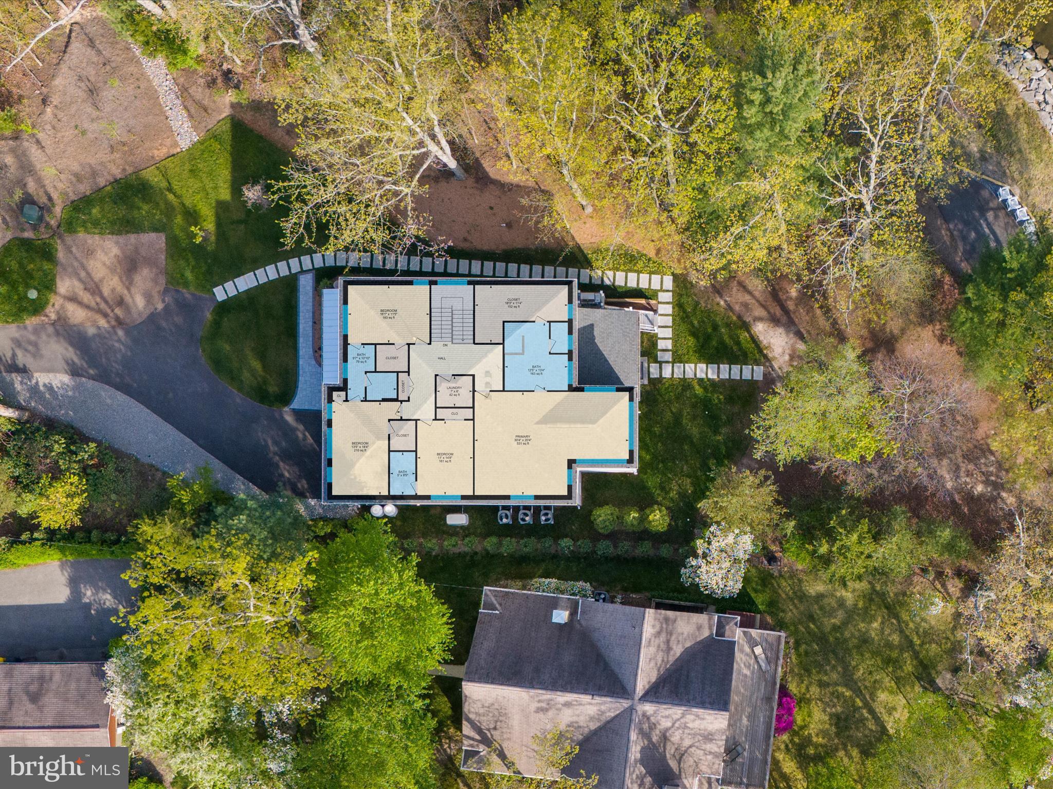 282a North Dr