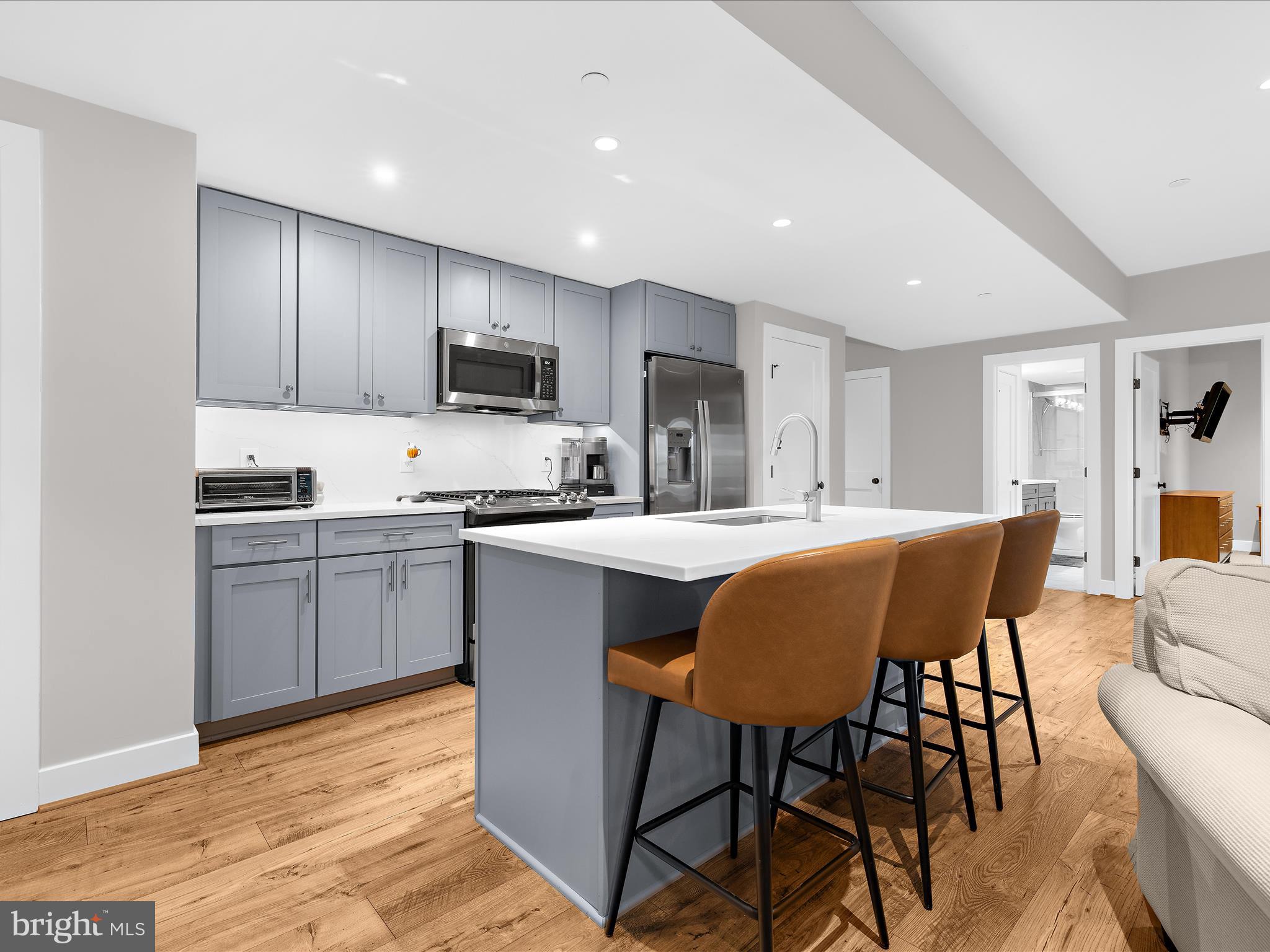 282a North Dr