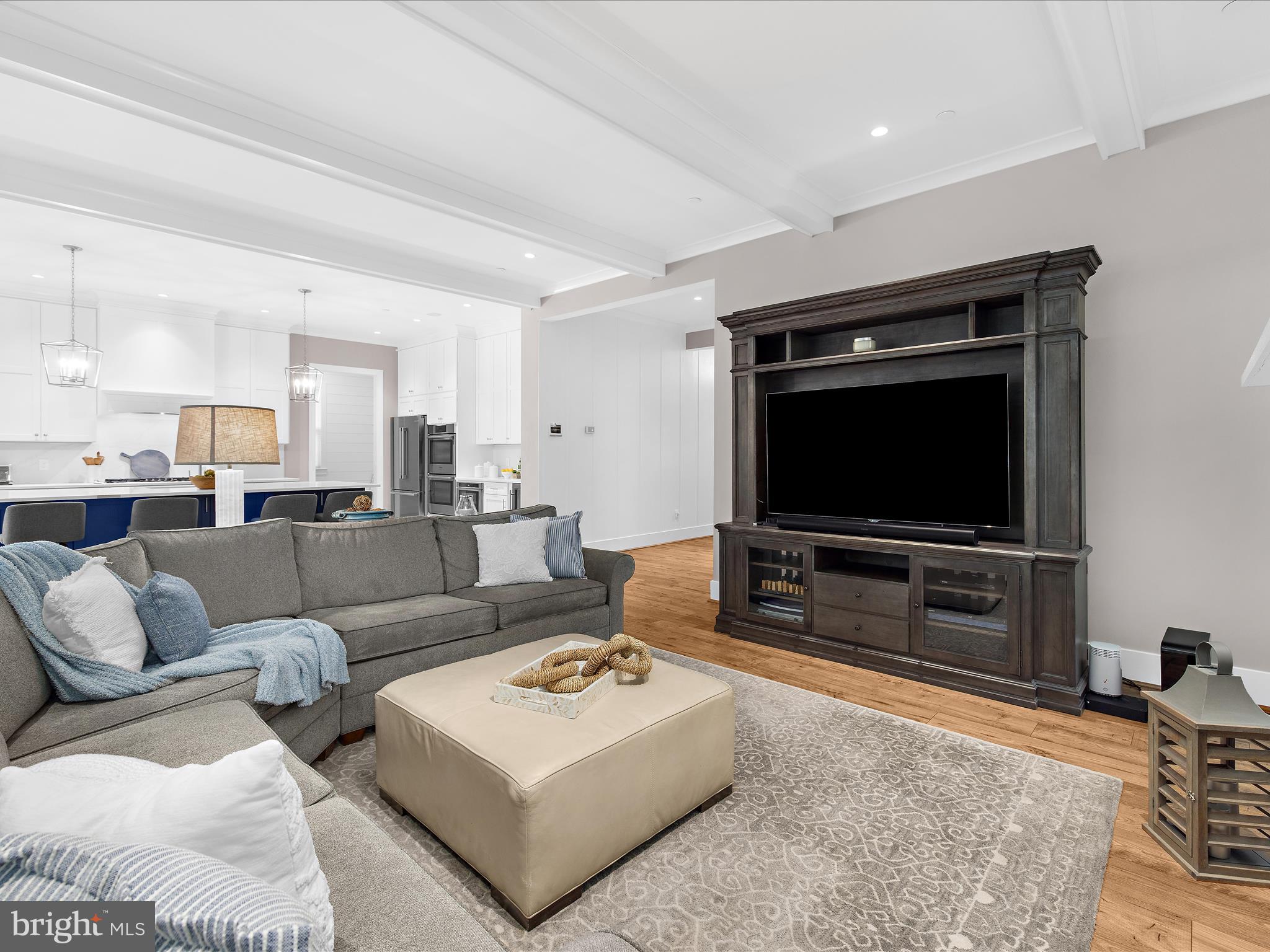 282a North Dr