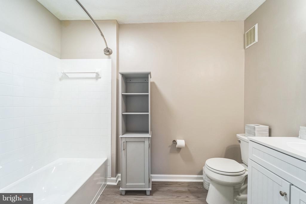 8702 Natures Trail Ct #101