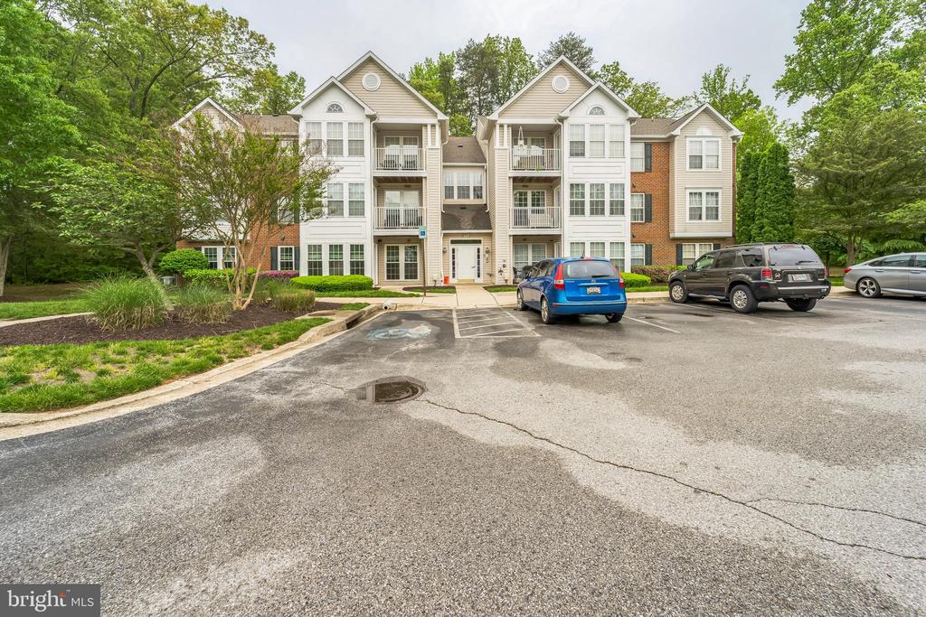 8702 Natures Trail Ct #101