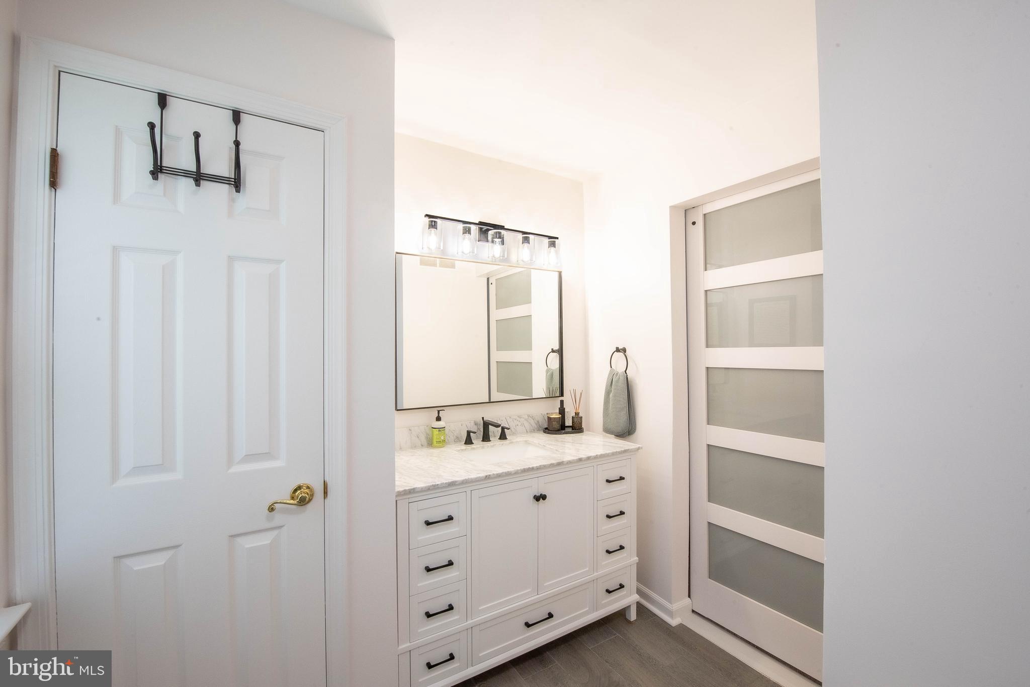 1337 BLACKWALNUT COURT