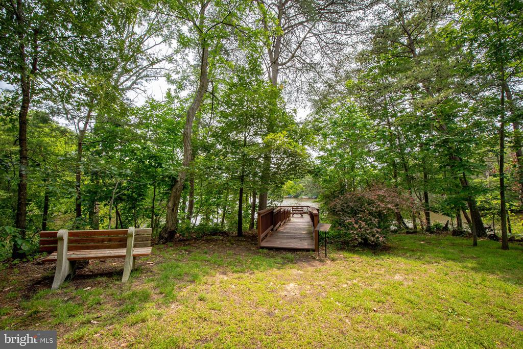 1337 BLACKWALNUT COURT