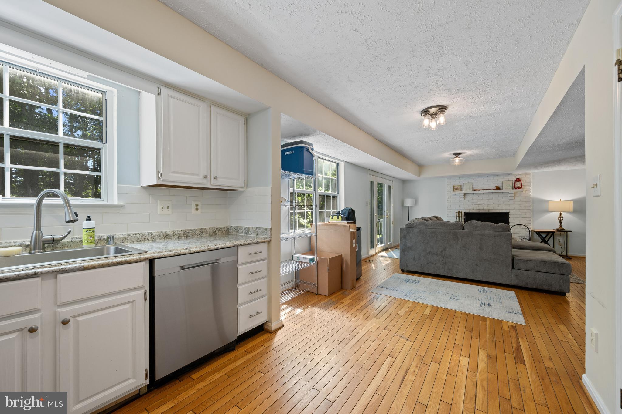 1337 BLACKWALNUT COURT