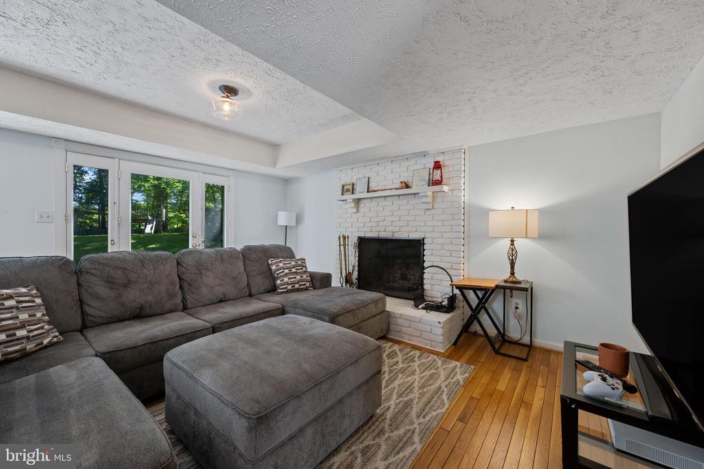 1337 BLACKWALNUT COURT