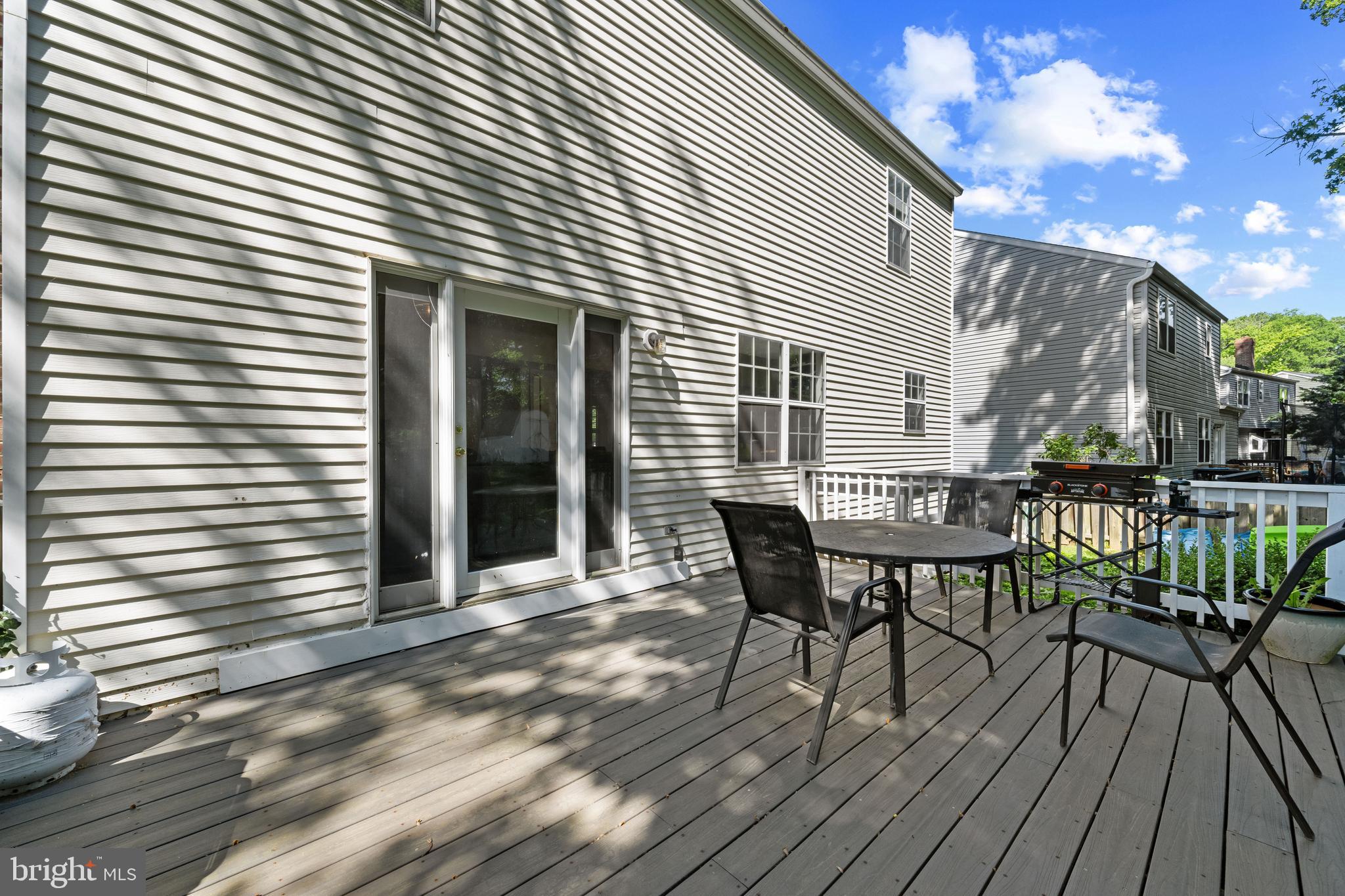 1337 BLACKWALNUT COURT
