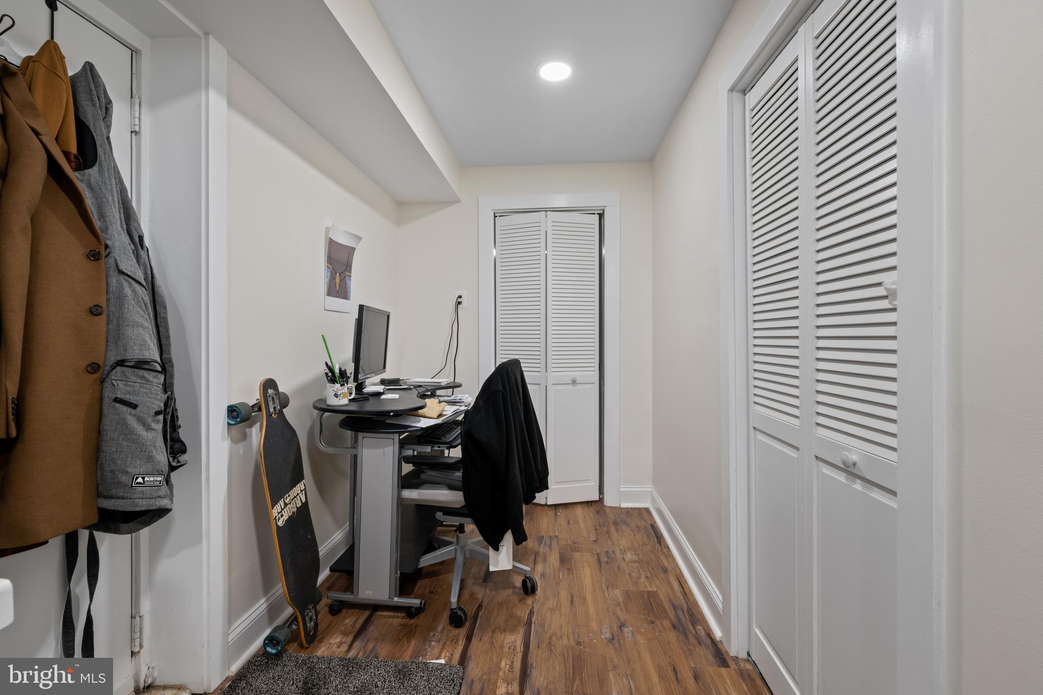 1337 BLACKWALNUT COURT