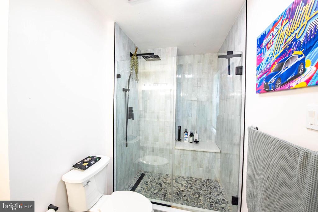 1337 BLACKWALNUT COURT