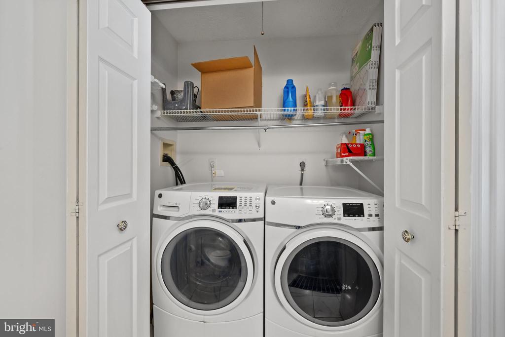 1337 BLACKWALNUT COURT