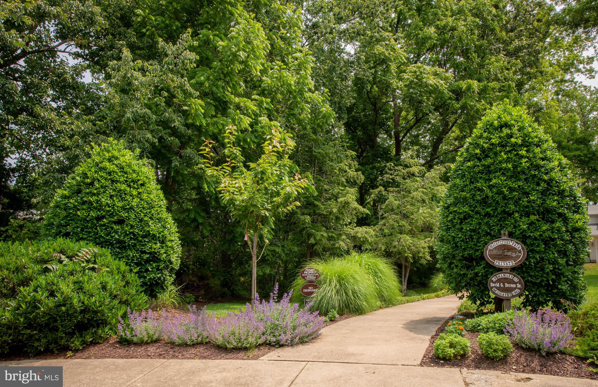 1337 BLACKWALNUT COURT