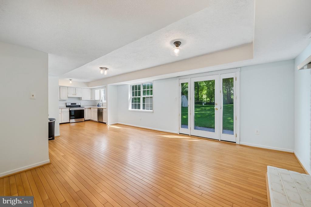 1337 BLACKWALNUT COURT