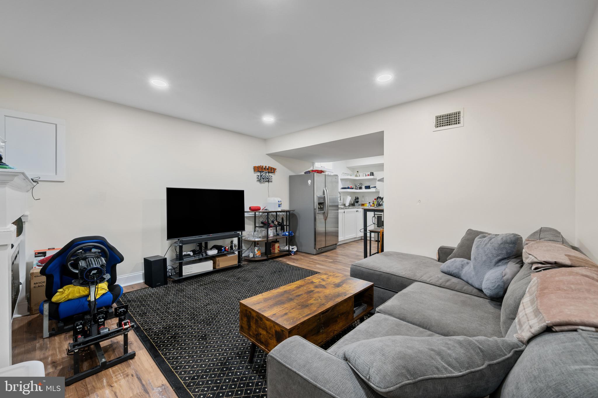 1337 BLACKWALNUT COURT