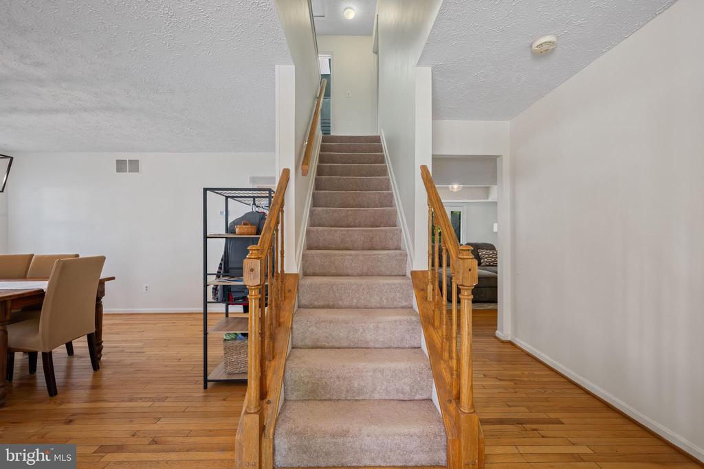 1337 BLACKWALNUT COURT