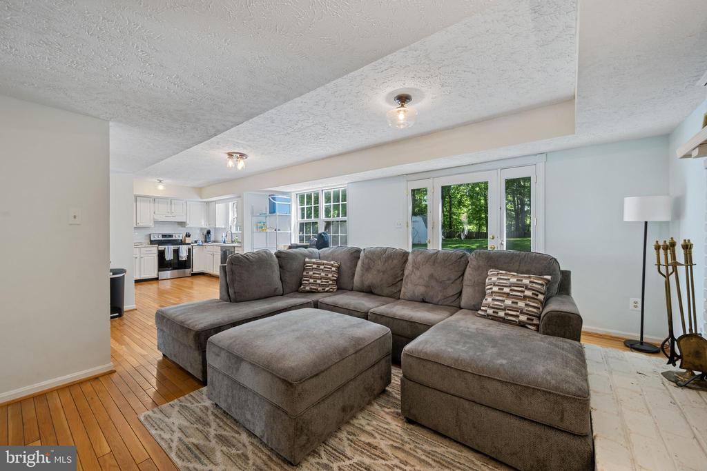 1337 BLACKWALNUT COURT