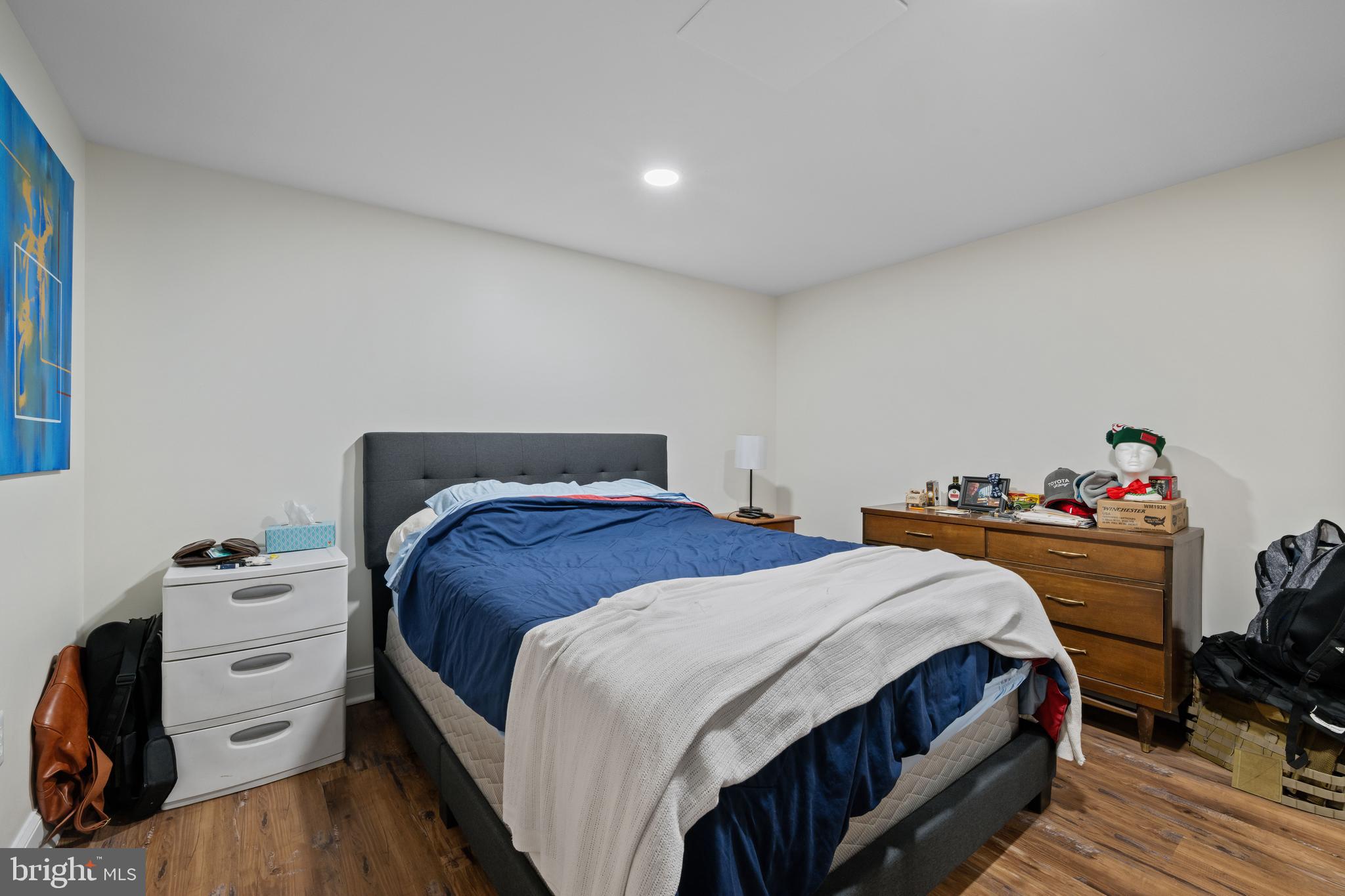 1337 BLACKWALNUT COURT