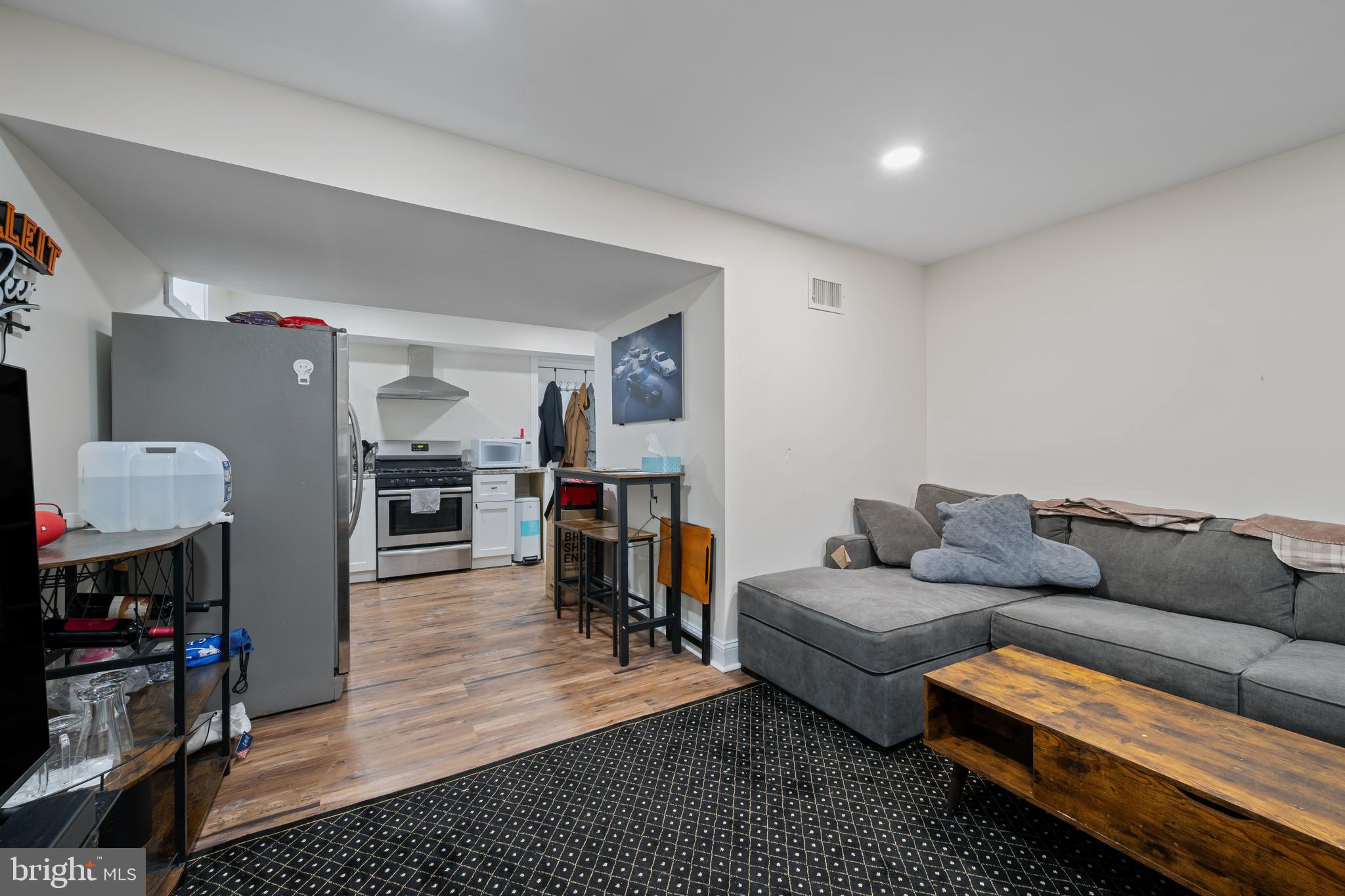 1337 BLACKWALNUT COURT