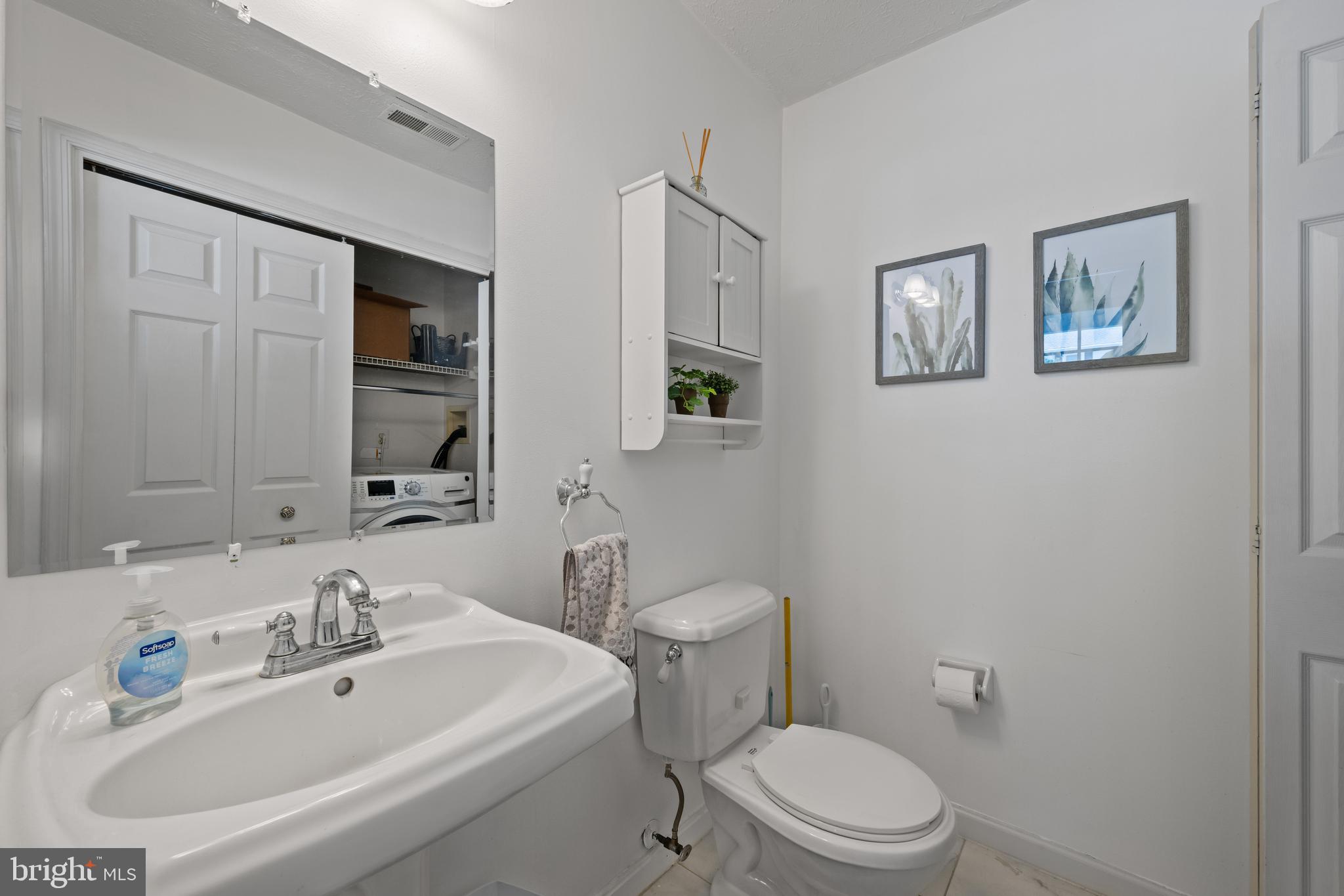 1337 BLACKWALNUT COURT
