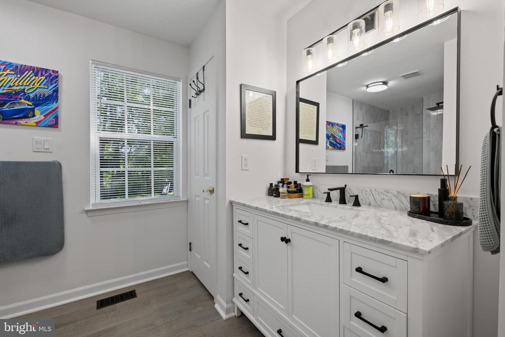 1337 BLACKWALNUT COURT