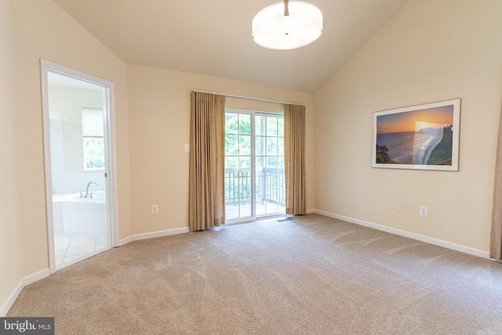 7522 Stonehouse Run Dr