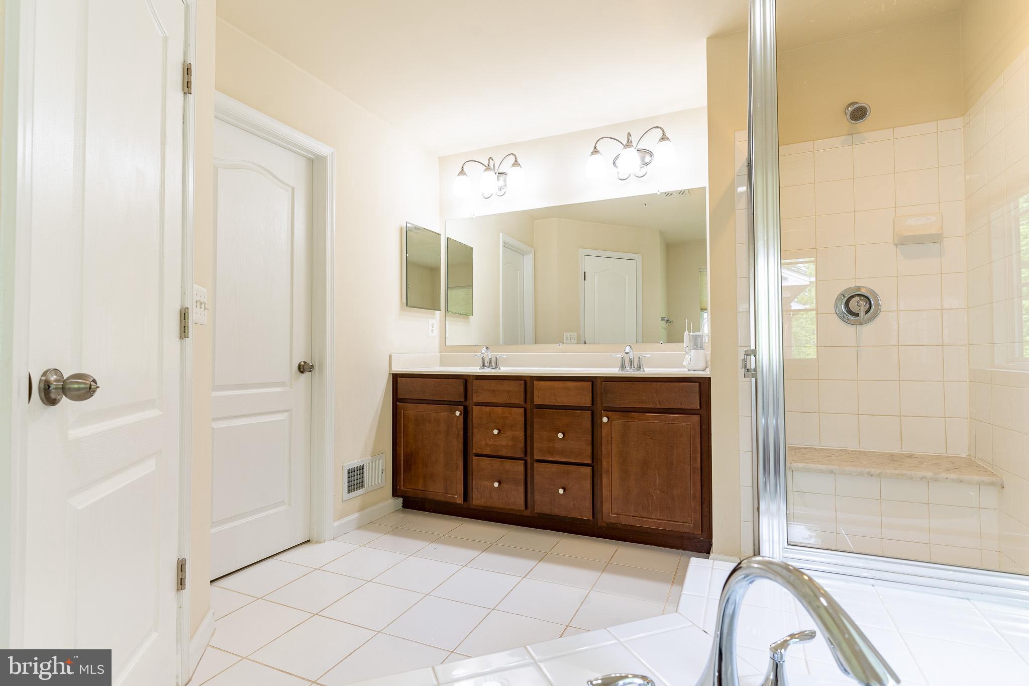 7522 Stonehouse Run Dr