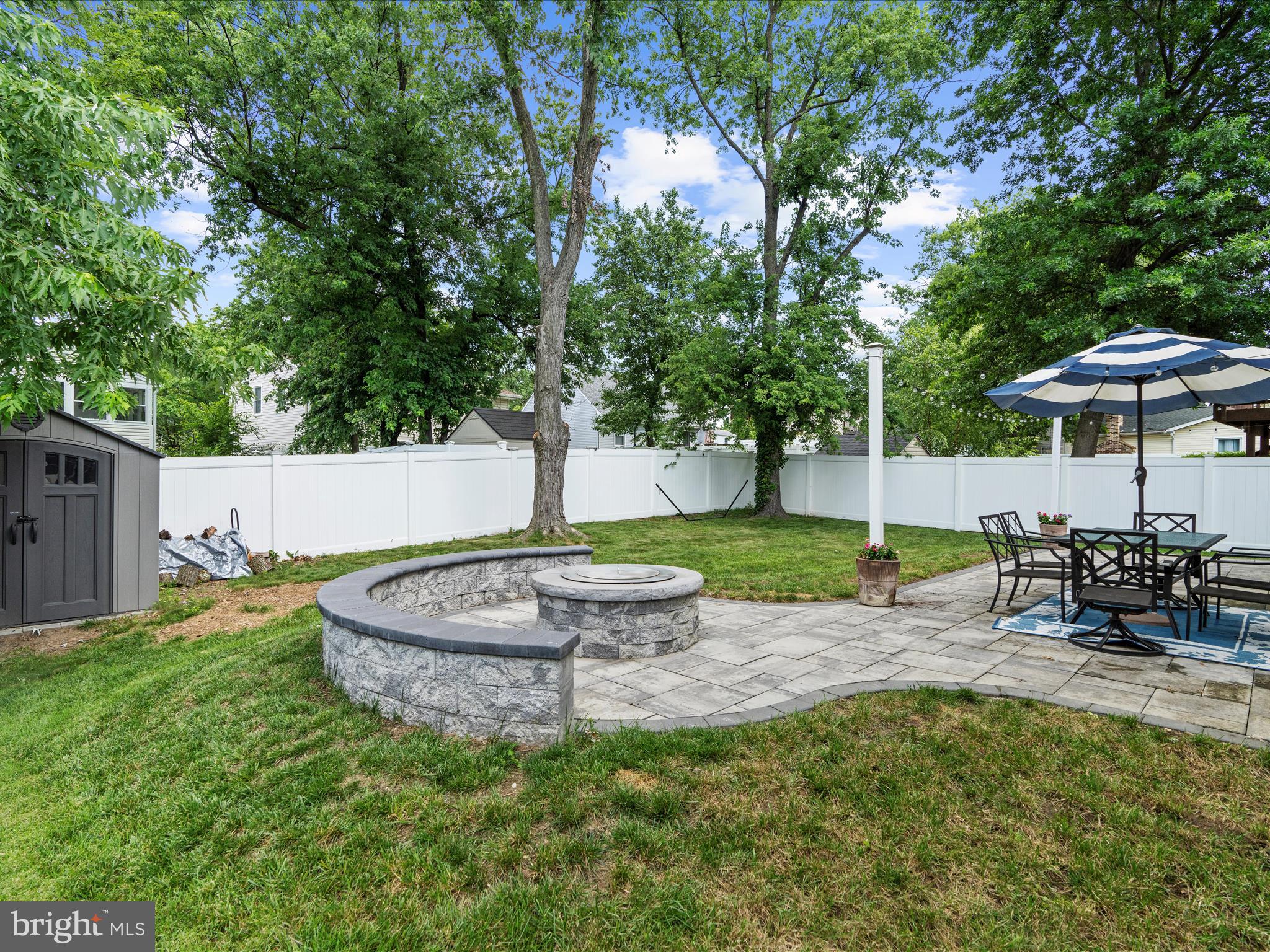 7896 PAVILION DR